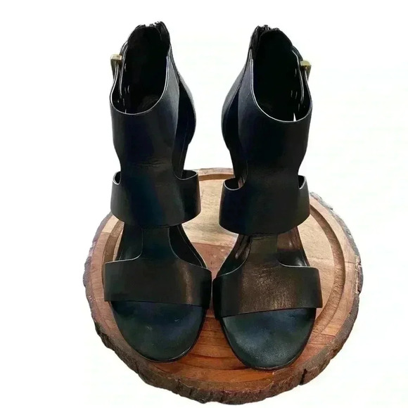 Cole  Haan Black Leather Strappy Sandals Size 6 Gold Trim Great Condition - Picture 5 of 8